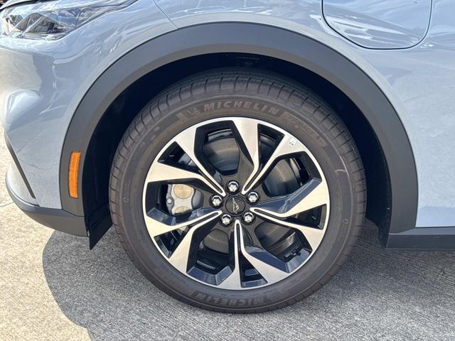 New 2026 Gray Ford Select image 4