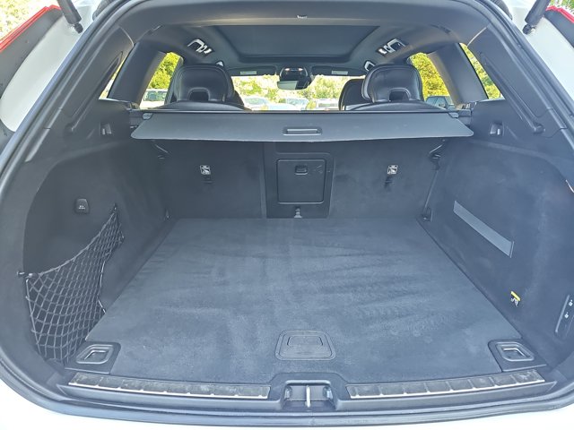 Used 2019 White Volvo T6 Momentum image 12