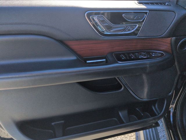 Used 2021 Black Lincoln Reserve image 12