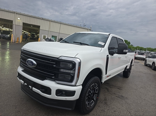 White Metallic 2026 Ford F-350 Super Duty Pickup Truck Four-Wheel Drive Automatic