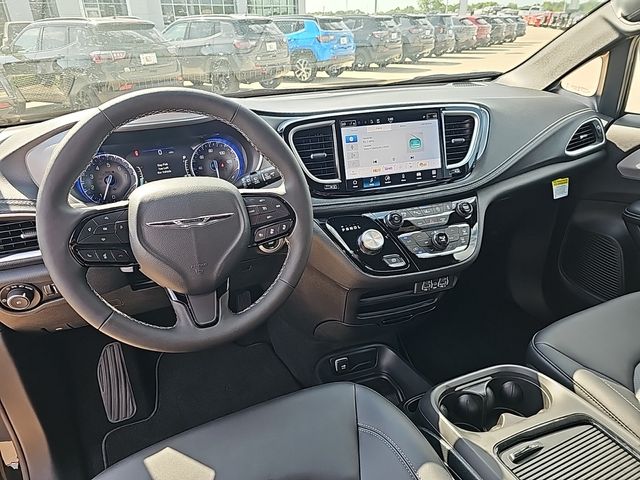 2024 Chrysler Pacifica Touring L 17