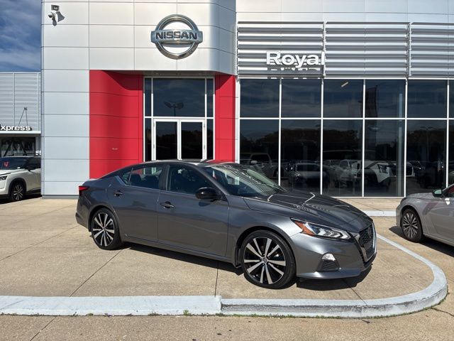 Gray (Gun Metallic) 2022 Nissan Altima 2.5 SR FWD Sedan Front-Wheel Drive Continuously Variable Transmission