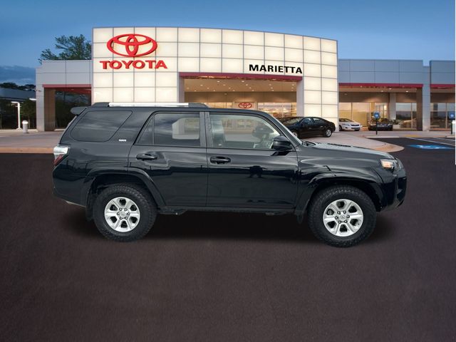 2019 Toyota 4Runner SR5 32