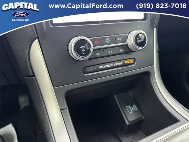 Used 2023 White Ford SEL image 29