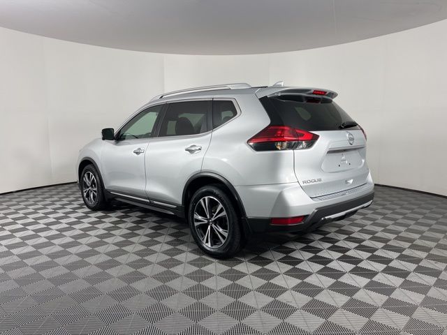 2017 Nissan Rogue SL 16