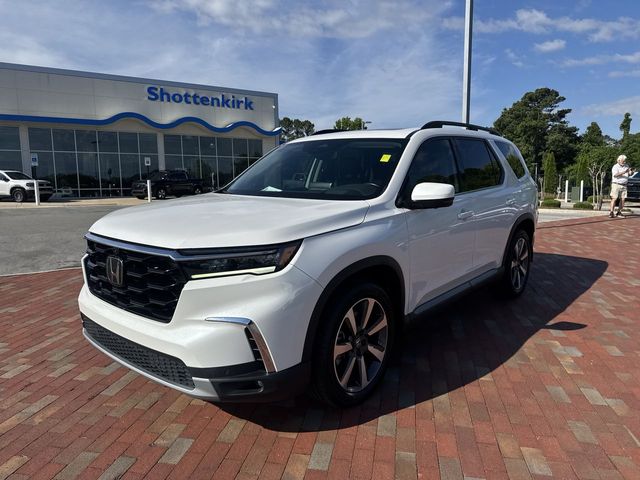 2023 Honda Pilot Elite AWD's photo