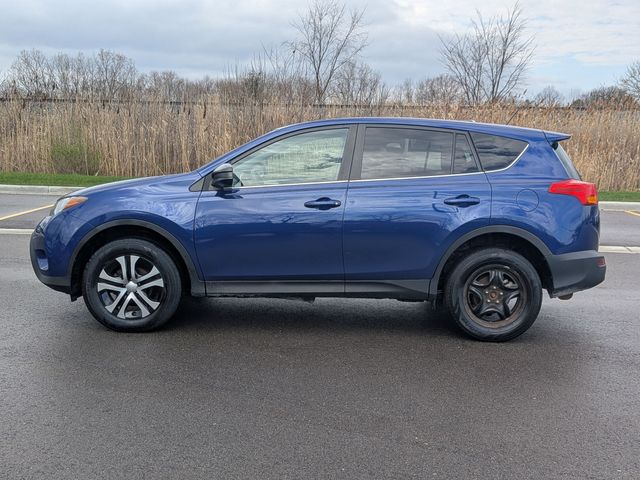 2015 Toyota RAV4 - Image 2
