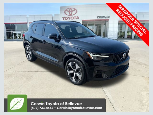 2023 Volvo XC40 B5 Plus Dark Theme AWD