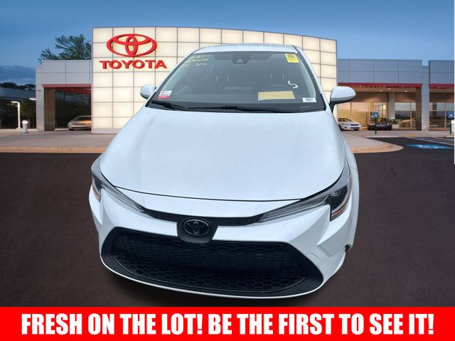 2022 Toyota Corolla LE 2