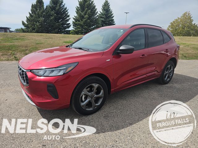 2024 Ford Escape Rojo (Red Metallic) SUV/Crossover Tracción en las cuatro ruedas 8 velocidades Automática