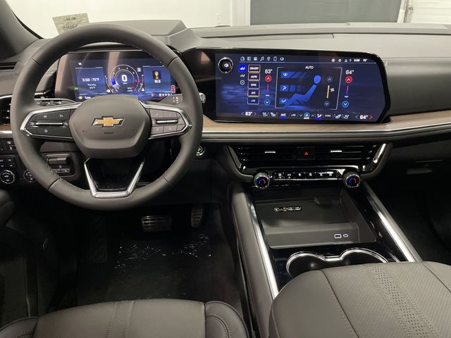 2025 Chevrolet Suburban High Country photo 4