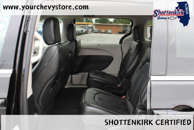 Used 2024 Chrysler Pacifica Van