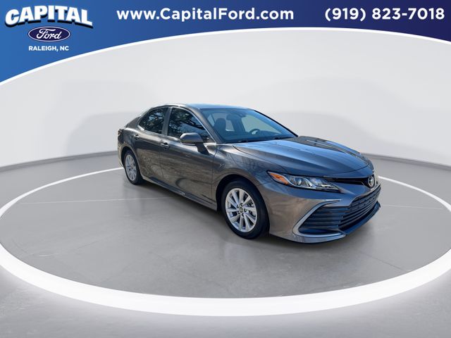 2024 Toyota Camry LE's photo