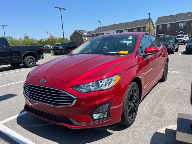 Red Metallic 2020 Ford Fusion SE FWD Sedan Front-Wheel Drive 6-Speed Automatic