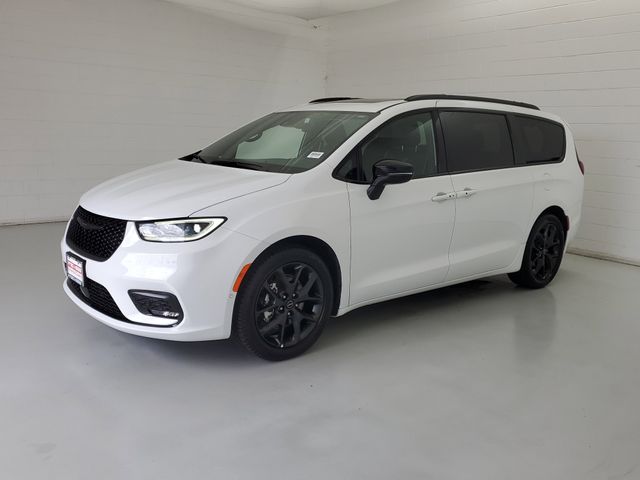 Bright White Clearcoat 2025 Chrysler Pacifica Limited FWD Minivan Front-Wheel Drive 9-Speed Automatic