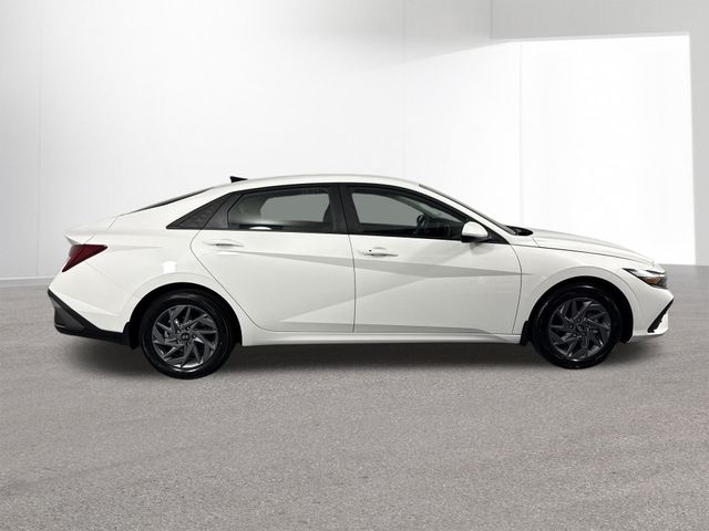 Used 2025 Hyundai Elantra Hybrid For Sale in Indianapolis, IN