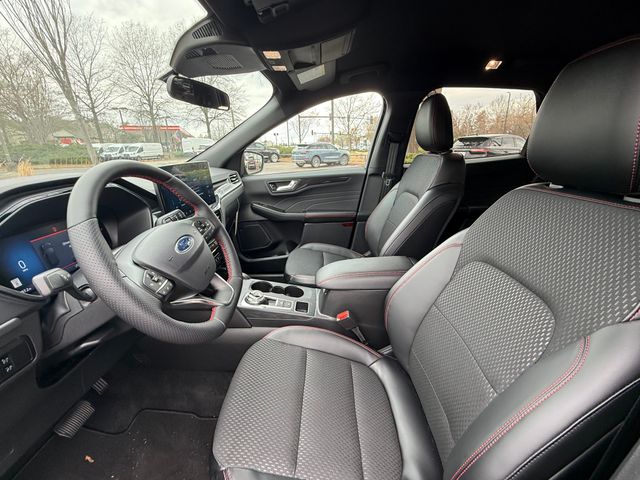 2025 Ford Escape ST-Line photo