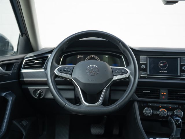 Certified Used 2024  Volkswagen 1.5T SE image 22