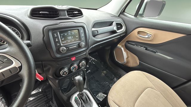 Used 2015 Silver Jeep Latitude image 24