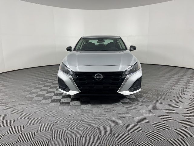 2024 Brilliant Silver Metallic Nissan Altima 2.5 S FWD Sedan