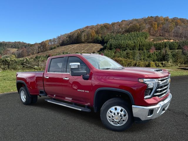 2025 Chevrolet Silverado 3500HD LTZ Crew Cab 4WD