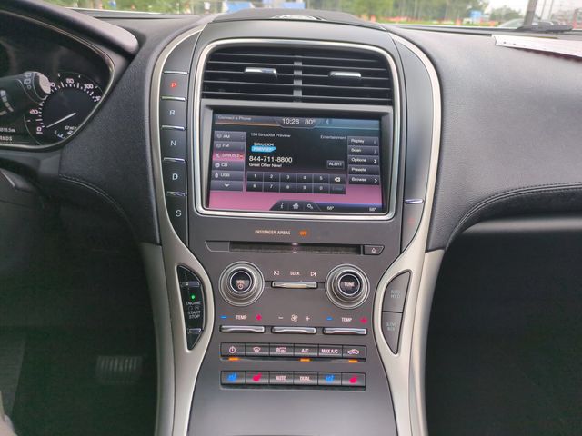 Used 2016 Silver Lincoln Reserve image 21