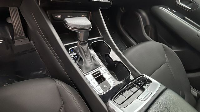 Used 2024 Silver Hyundai SEL image 29