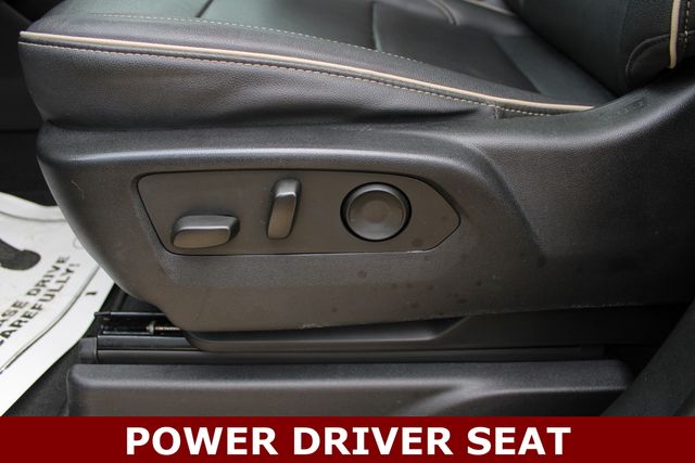 Used 2023 Black GMC SLT image 3