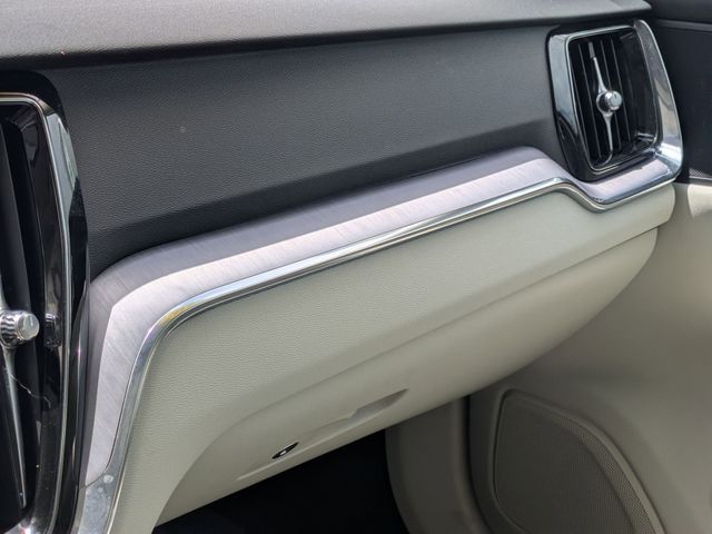 Used 2020 Volvo S60 T5 Momentum 4D Sedan