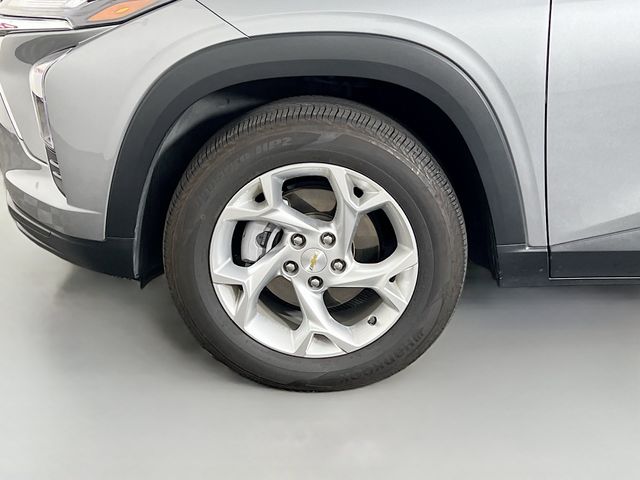 Used 2025 Gray Chevrolet LS image 10