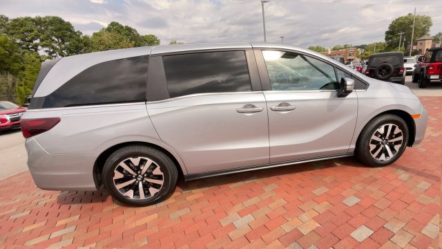 Used 2025 Honda Odyssey Van