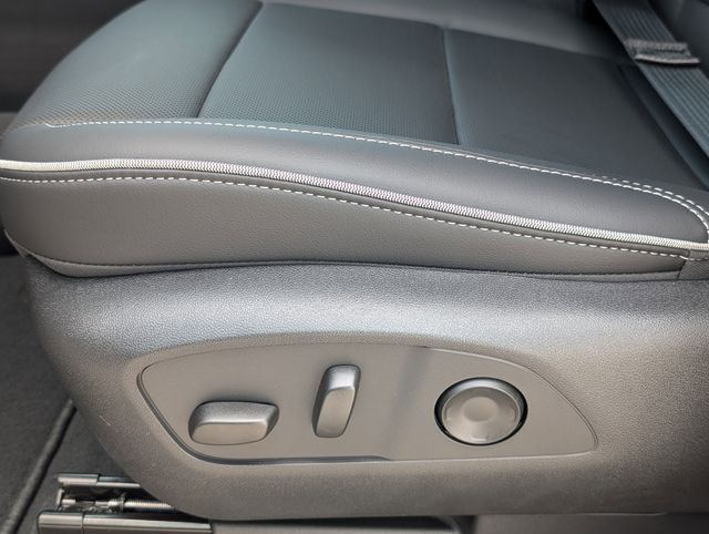 New 2026 White Chevrolet LT image 13