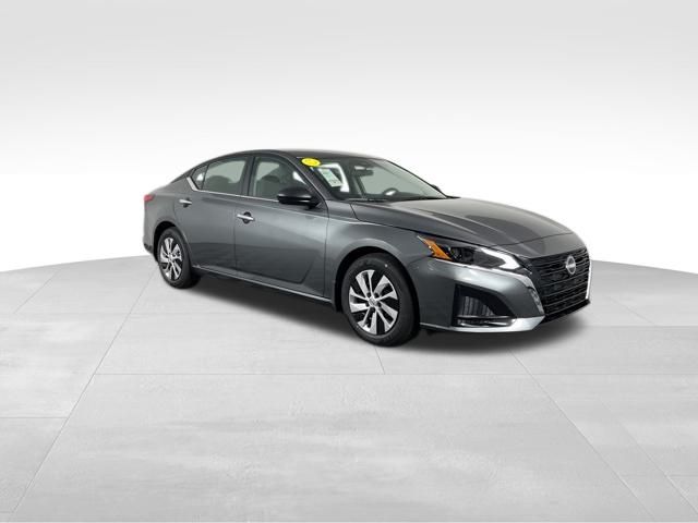 2025 Gun Metallic Nissan Altima 2.5 S FWD Sedan