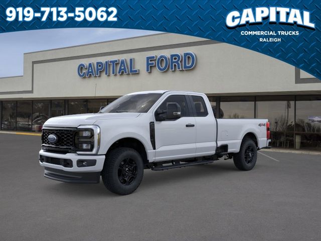Oxford White 2026 Ford F-250 Super Duty Pickup Truck Four-Wheel Drive Automatic
