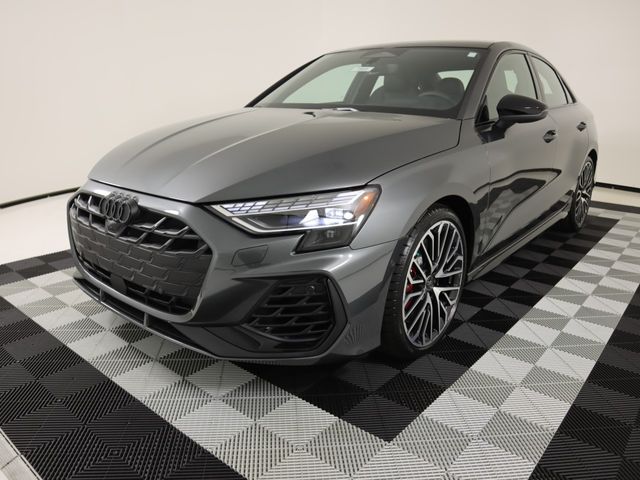 2026 Audi S3 Gris (Daytona Gray) Sedán Tracción en las cuatro ruedas 7 velocidades Automática
