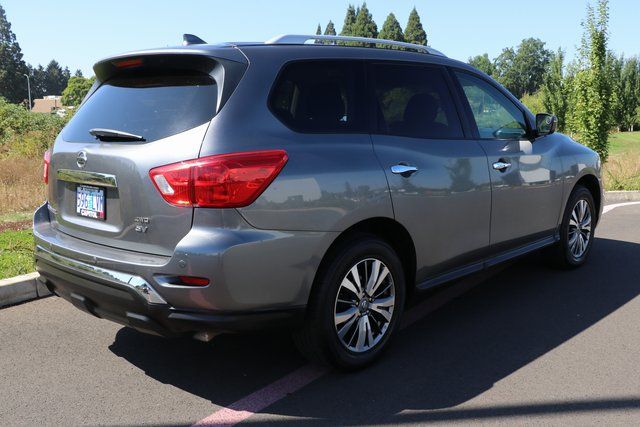 2019 Nissan Pathfinder SV 19