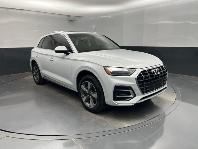 2023 Glacier White Metallic Audi Q5 40 Premium SUV