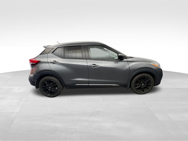 2020 Nissan Kicks SR 10