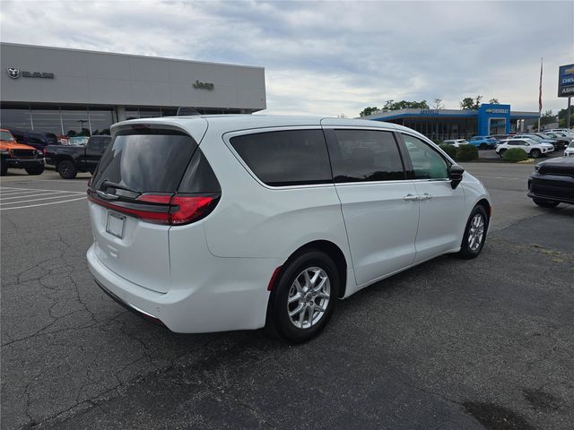 View vehicle photo 3