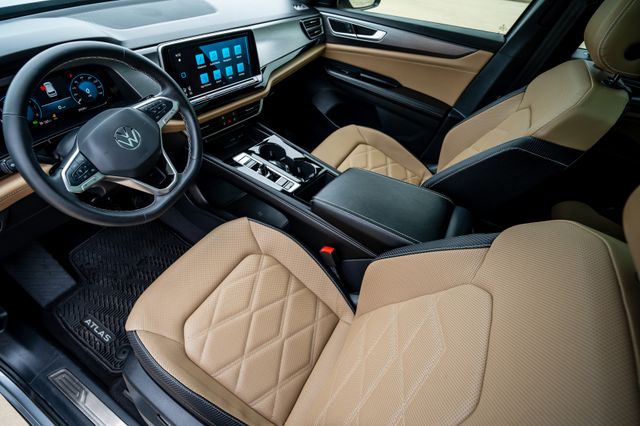2024 Volkswagen Atlas Cross Sport 2.0T SE w/Technology Silver at Bayway Cadillac of The Woodlands
