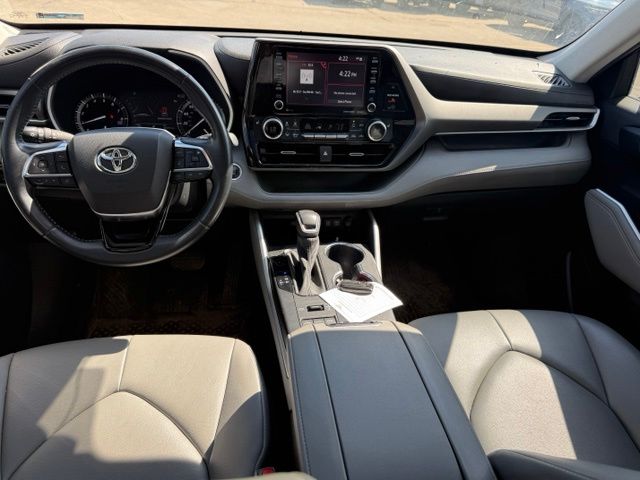 2021 Gray Toyota Highlander XLE AWD SUV