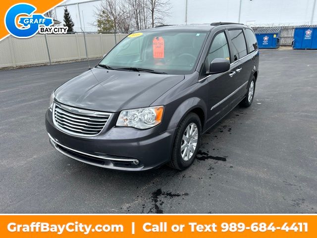 2016 Chrysler Town & Country Touring FWD