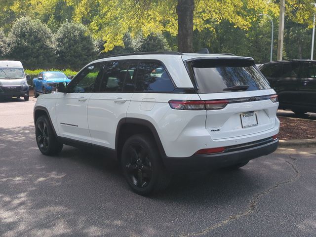 Used 2022 White Jeep Altitude image 3