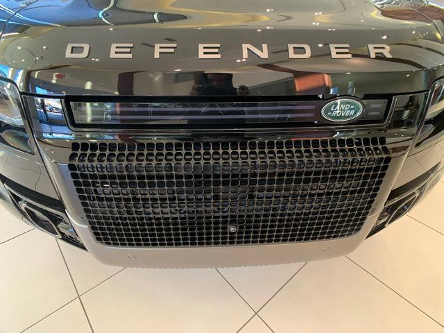 2025 Land Rover Defender 90 X-Dynamic SE 53