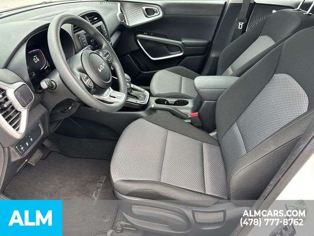 Used 2025 White Kia  image 10