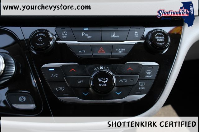 Used 2024 Chrysler Pacifica Van