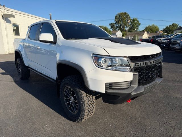 Summit White 2022 Chevrolet Colorado Pickup Truck Four-Wheel Drive 8-Speed Automatic