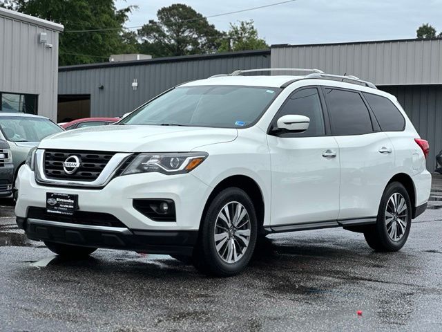 Glacier White 2017 Nissan Pathfinder SUV / Crossover Four-Wheel Drive Continuously Variable Transmission