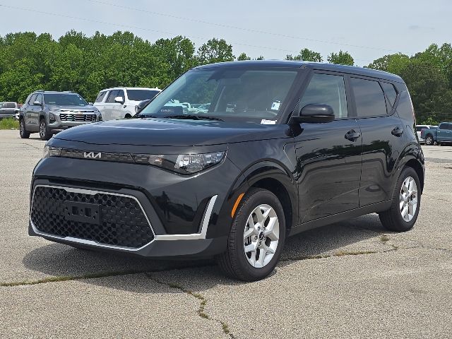 2025 Kia Soul LX  B02321