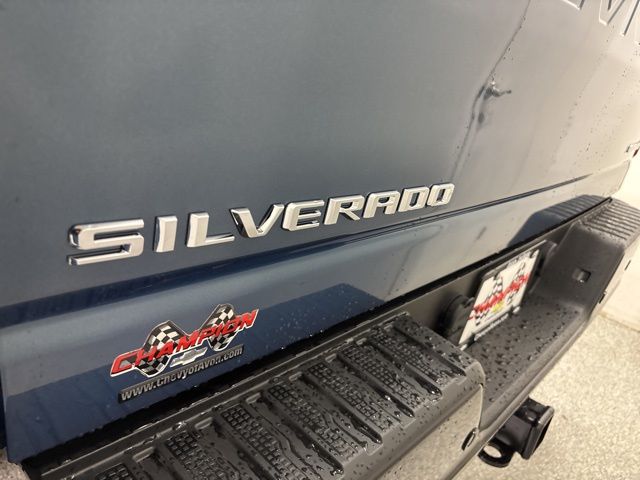 2025 Chevrolet Silverado 2500HD Custom photo